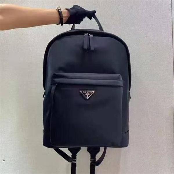 PRADA プラダ コピー プレミアム シンプルな バックパック メンズ ブラック 限定モデル