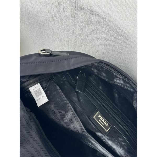 PRADA プラダ コピー 上質素材 コンパクト バックパック ブラック ベストセラー