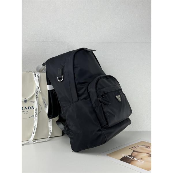 PRADA プラダ コピー 上質素材 コンパクト バックパック ブラック ベストセラー