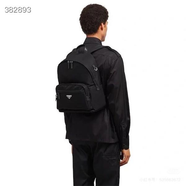 PRADA プラダ コピー 上質素材 コンパクト バックパック ブラック ベストセラー