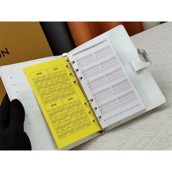 魅力的な アート デザイン 財布 レディース 限定モデル LOUIS VUITTON ルイヴィトン コピー