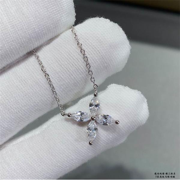 繊細輝き フラワーモチーフ Tiffany&Co ティファニー コピー ネックレス 上品仕上げ