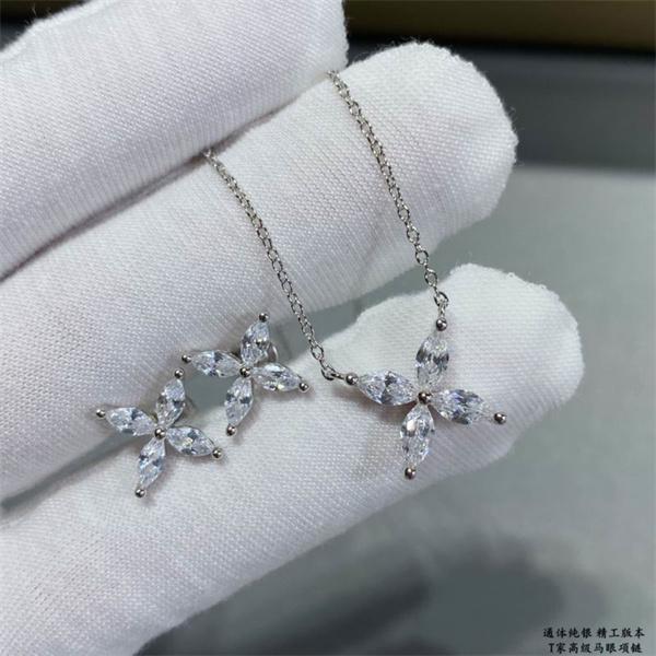 繊細輝き フラワーモチーフ Tiffany&Co ティファニー コピー ネックレス 上品仕上げ