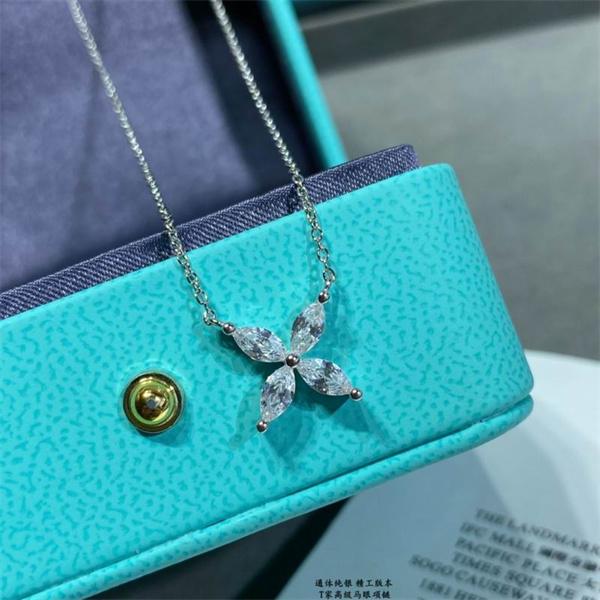 繊細輝き フラワーモチーフ Tiffany&Co ティファニー コピー ネックレス 上品仕上げ