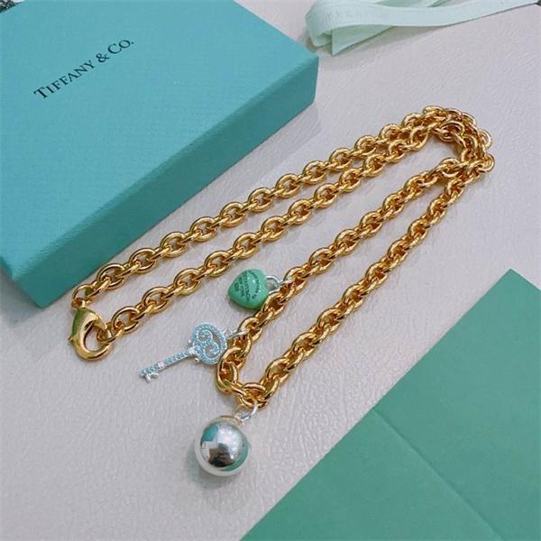 華やか印象 ゴールドトーン チャーム Tiffany&Co ティファニー コピー ネックレス 特別感