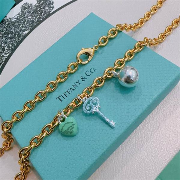 華やか印象 ゴールドトーン チャーム Tiffany&Co ティファニー コピー ネックレス 特別感