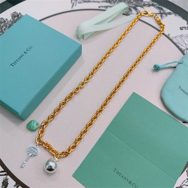 華やか印象 ゴールドトーン チャーム Tiffany&Co ティファニー コピー ネックレス 特別感