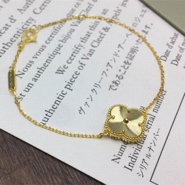 洗練フォルム クローバー ブレスレット 新作対応 ヴァンクリ...