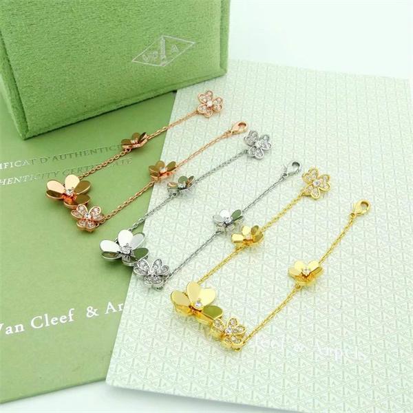 ヴァンクリーフ VCA コピー エレガント調 クローバー ブレスレット 数量限定