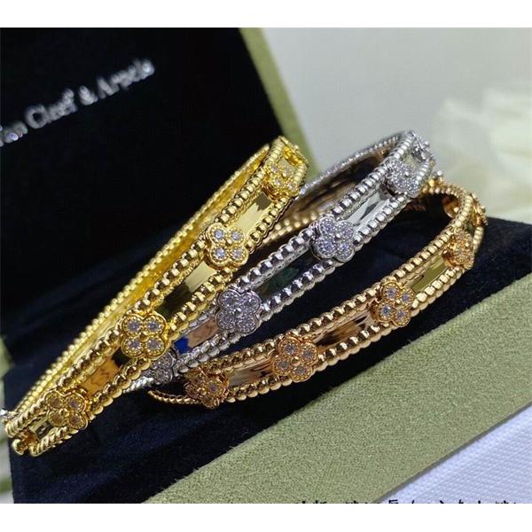 注目度急上昇 洗練シルエット ブレスレット 季節限定 ヴァンクリーフ VCA コピー