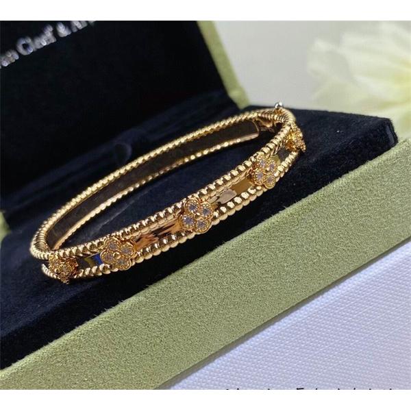 注目度急上昇 洗練シルエット ブレスレット 季節限定 ヴァンクリーフ VCA コピー