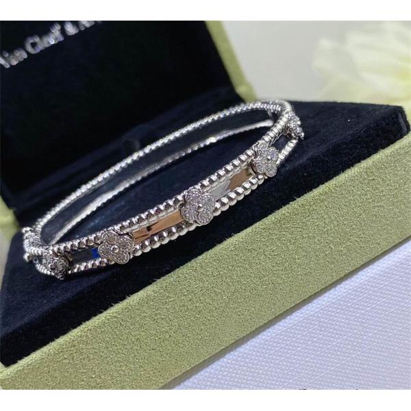 注目度急上昇 洗練シルエット ブレスレット 季節限定 ヴァンクリーフ VCA コピー