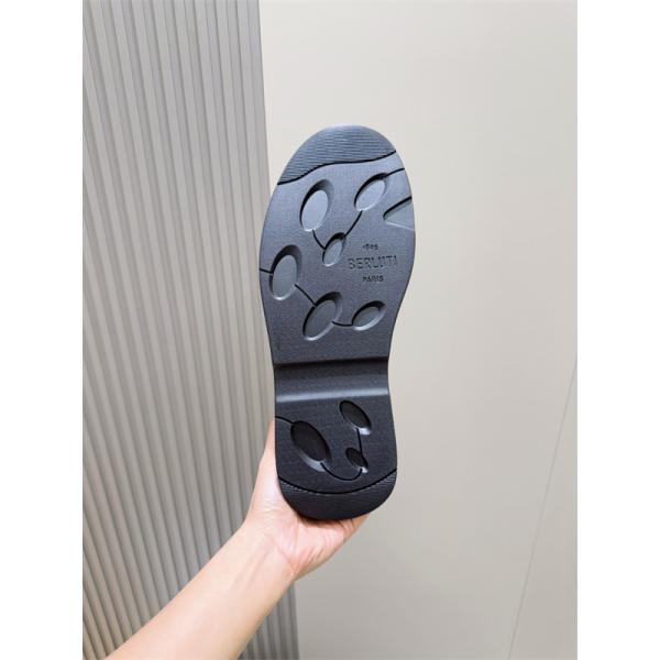 洗練カラー 際立つ レザー ショートブーツ 都会派 バランス Berluti ベルルッティ コピー