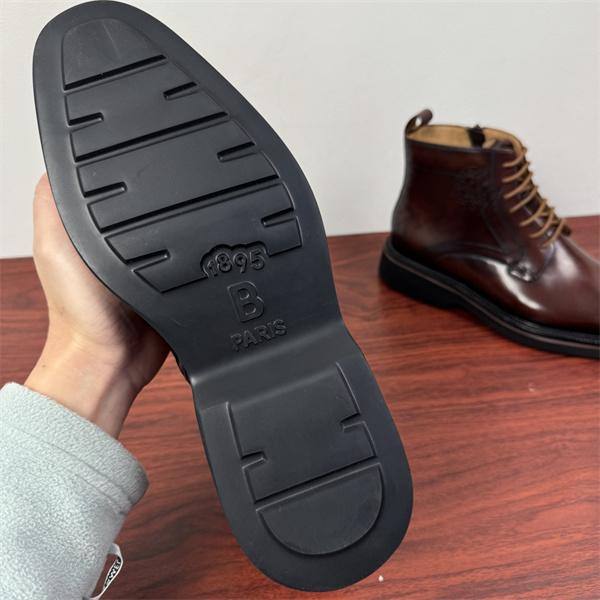  Berluti ベルルッティ コピー クラシック調 レザー ワークブーツ 落ち着き 格上げ 足元