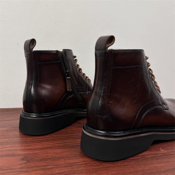  Berluti ベルルッティ コピー クラシック調 レザー ワークブーツ 落ち着き 格上げ 足元