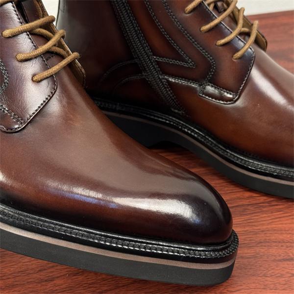  Berluti ベルルッティ コピー クラシック調 レザー ワークブーツ 落ち着き 格上げ 足元