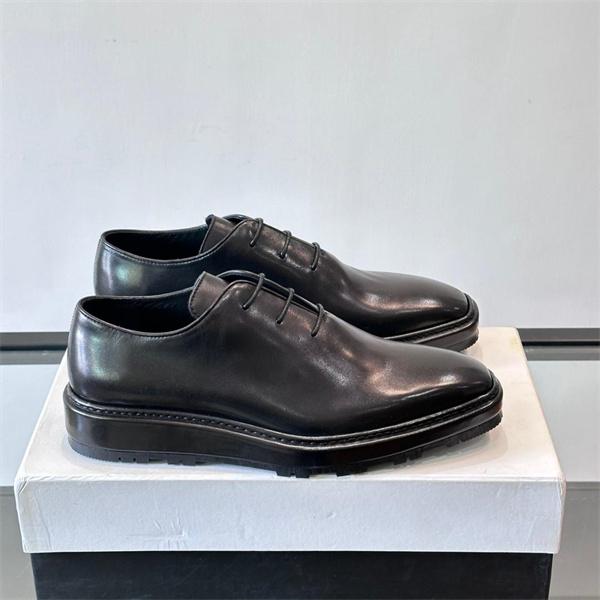 2026新作コーデ シンプル シューズ 本格派 長く使える Berluti ベルルッティ コピー