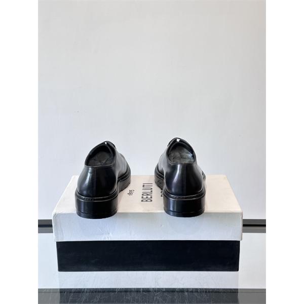 2026新作コーデ シンプル シューズ 本格派 長く使える Berluti ベルルッティ コピー