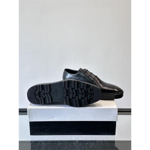 2026新作コーデ シンプル シューズ 本格派 長く使える Berluti ベルルッティ コピー