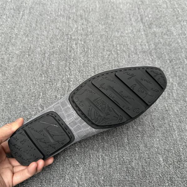 都会派 Berluti ベルルッティ コピー レザーシューズ 2026新作 入手困難 モダン