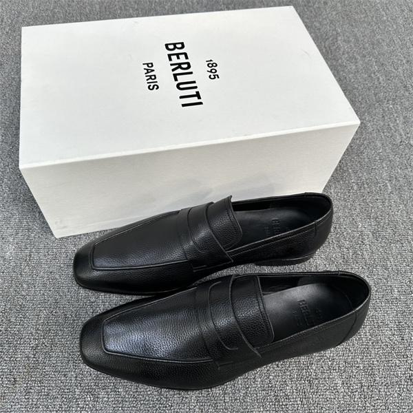 シンプル レザーローファー 2026新作 定番進化 話題 Berluti ベルルッティ コピー