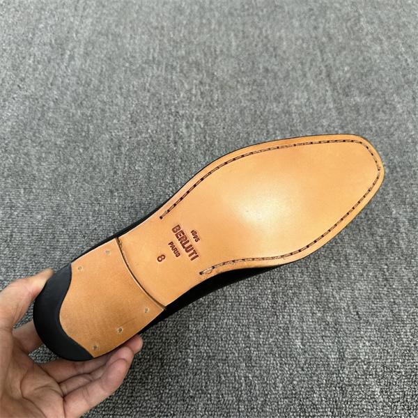 シンプル レザーローファー 2026新作 定番進化 話題 Berluti ベルルッティ コピー