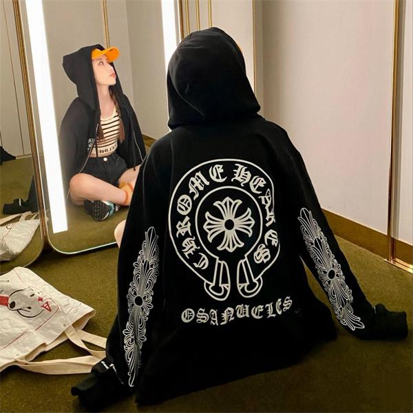バックロゴ主役 クロムハーツ Chrome Hearts コピー パーカー 存在感抜群 ストリート定番