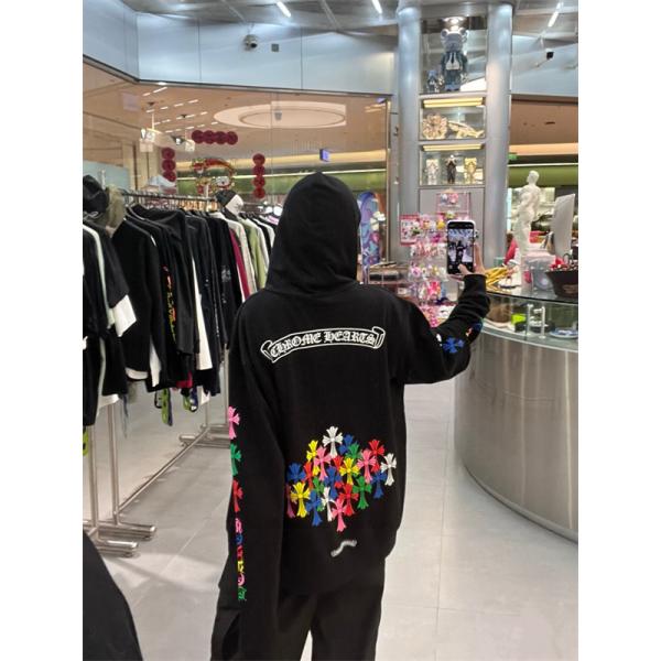  マルチカラー刺繍 パーカー 個性演出 トレンド注目 クロムハーツ Chrome Hearts コピー