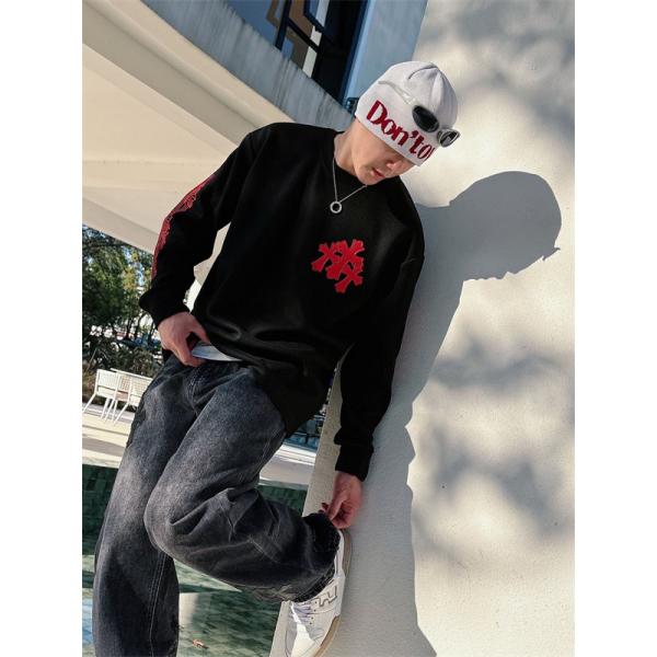 クロムハーツ Chrome Hearts コピー レッドアクセント刺繍 スウェット 重厚感 男性映え