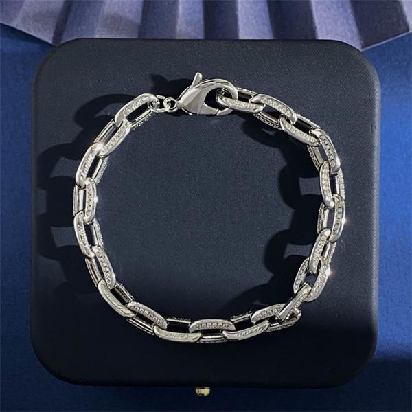 Cartier カルティエ コピー 数量限定 レイヤード 存在感際立つ チェーン ブレスレット