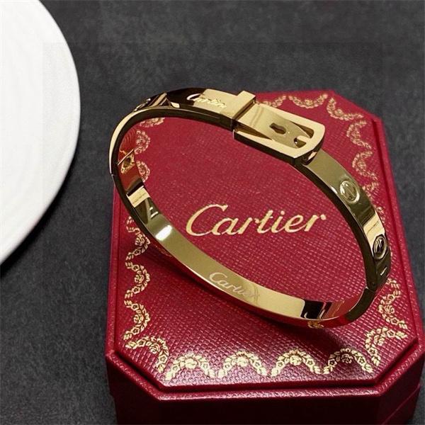 話題 ミニマル構造 都会的印象 Cartier カルティエ コピー ブレスレット 新作