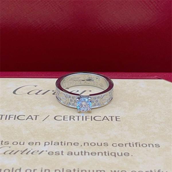 Cartier カルティエ コピー 華奢輝き センターストーン ビスモチーフ リング 上品