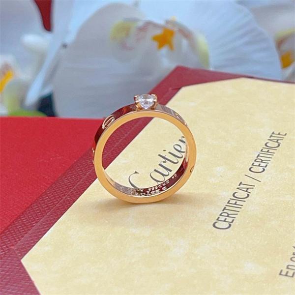 Cartier カルティエ コピー 華やか ビスモチーフ センターストーン リング エレガント