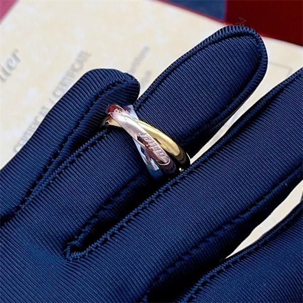 トリニティカラー 重なりデザイン リング クラシック Cartier カルティエ コピー