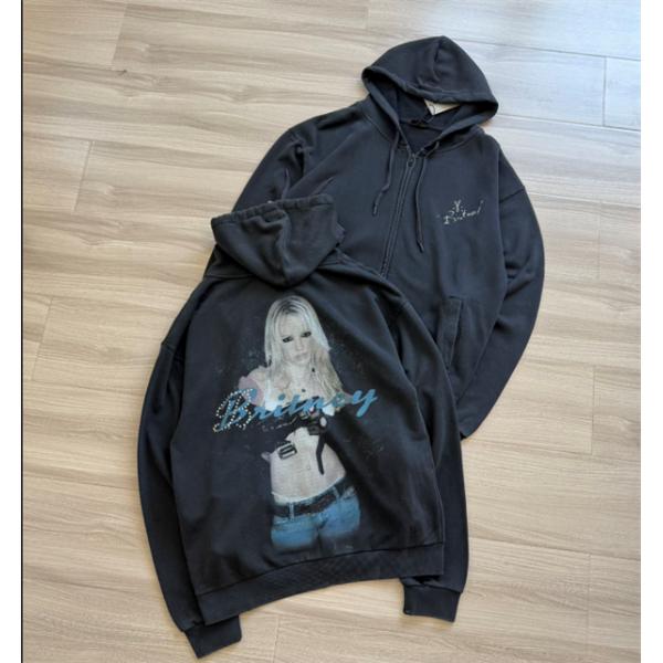 BALENCIAGA  SPRING 26 x BRITAN...