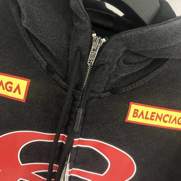 スタイリッシュ☆バレンシアガジップアップコピーBALENCIAGA SPONSOR LOGOS LARGE ZIP-UP HOODIE IN BLACK FADED