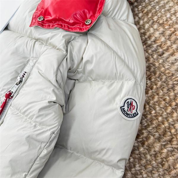 今季新作 フード付き ダウンブルゾン 快適 当店イチオシ MONCLER モンクレール コピー
