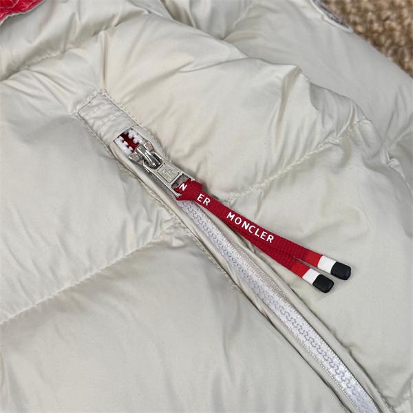 今季新作 フード付き ダウンブルゾン 快適 当店イチオシ MONCLER モンクレール コピー