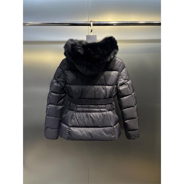 新作注目 ファー付き ダウンジャケット 女性的 上品 MONCLER モンクレール コピー