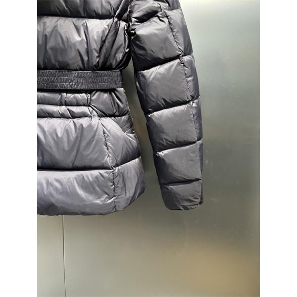 新作注目 ファー付き ダウンジャケット 女性的 上品 MONCLER モンクレール コピー