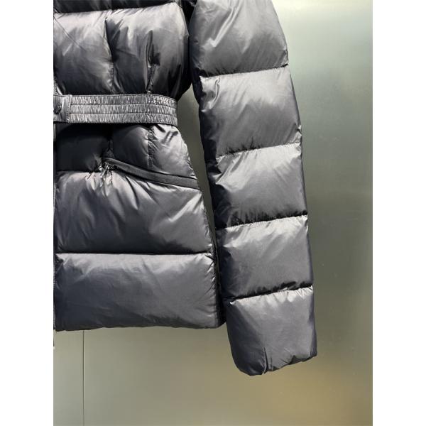新作注目 ファー付き ダウンジャケット 女性的 上品 MONCLER モンクレール コピー