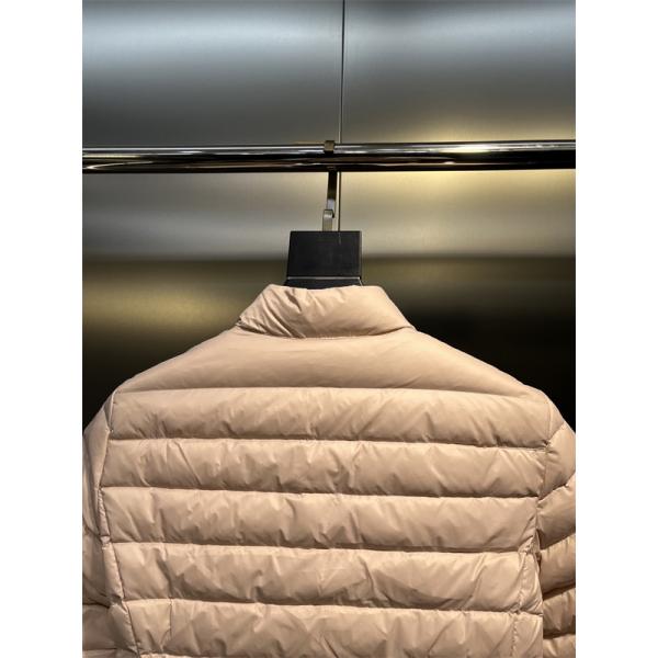 MONCLER モンクレール コピー 新着登場 ライトダウンジャケット 温か素材 防寒