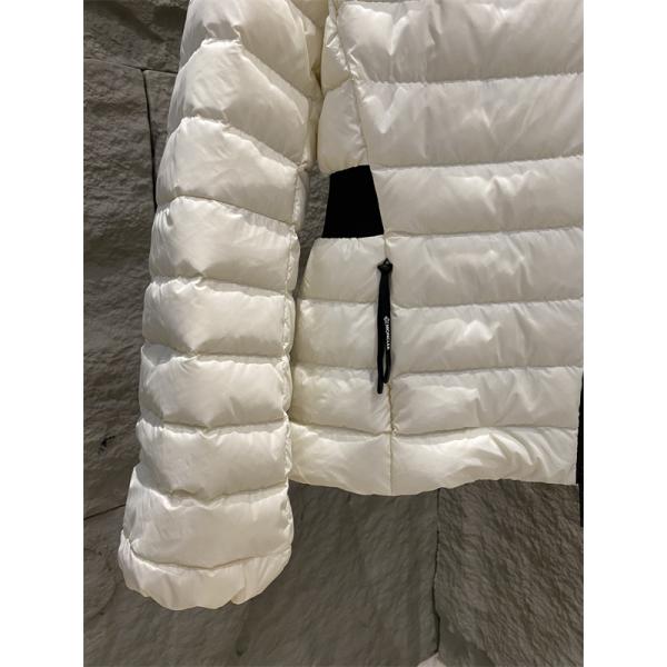 MONCLER モンクレール コピー 人気 新登場 ダウンジャケット 着心地抜群 防寒