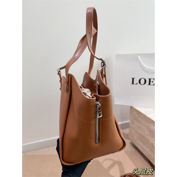 LOEWE  Hammock Flip☆ロエベショルダーバッグコピー2026トレンド最新大容量箱付き