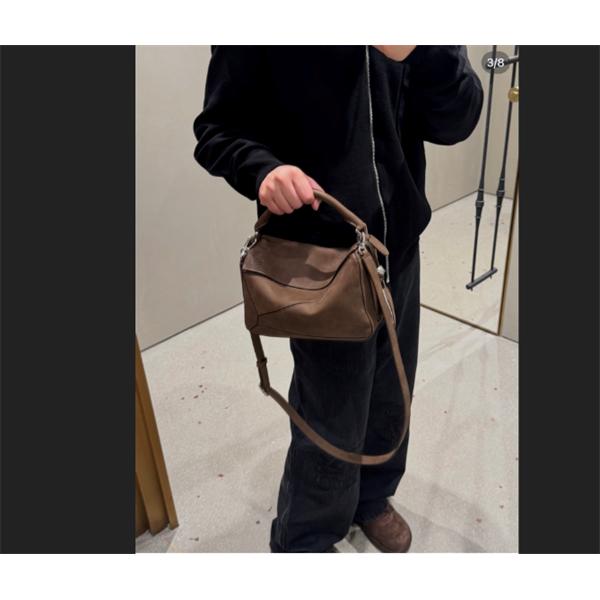 ロエベショルダーバッグコピーLOEWE  puzzle amazona flamenco ☆ユニセックス使い勝手