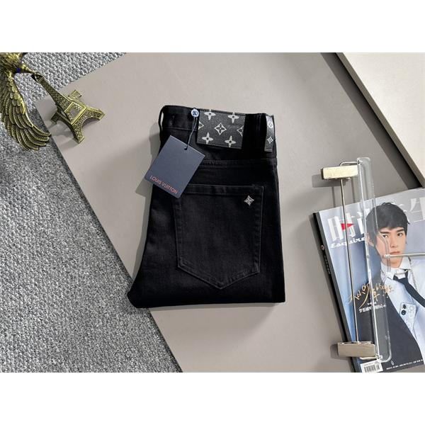 注目度抜群 高級感漂う ブラック スキニーデニム LOUIS VUITTON ルイヴィトン コピー