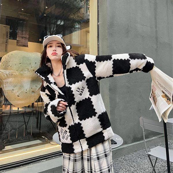 LOUIS VUITTON ルイヴィトン コピー 話題独占 2026新作 チェッカー柄 ボア素材 防寒アウター