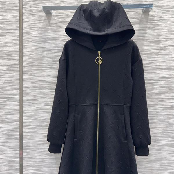 LOUIS VUITTON ルイヴィトン コピー 視線集中 フーデッド 2026新作コーデ ロングアウター