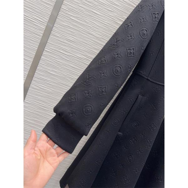 LOUIS VUITTON ルイヴィトン コピー 視線集中 フーデッド 2026新作コーデ ロングアウター