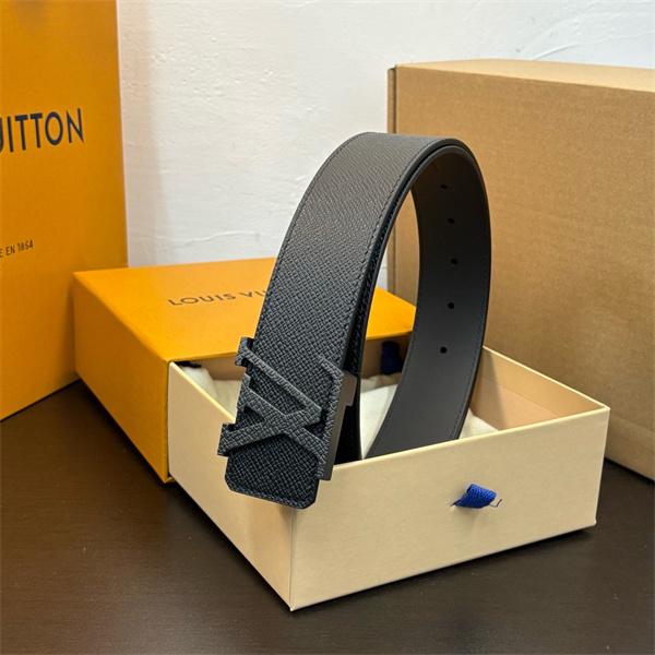 ルイヴィトン激安メンズブラックモノグラムベルト新版LVバックル洗練シンプル高級感